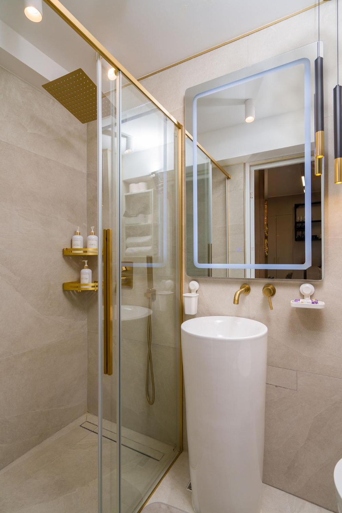 Romana Vibe Elegance In The Heart Of The City Bucharest Exterior photo